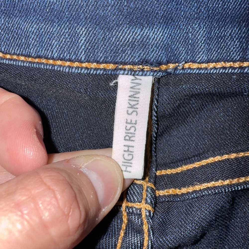 Rag & Bone High-Rise Ankle Skinny Jeans - Picture 3 of 9